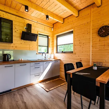 Holiday home Przystanek Kistowko Komfortowe Z Jacuzzi, Staw Wedkarski, Kominek, Las, Przestrzen *