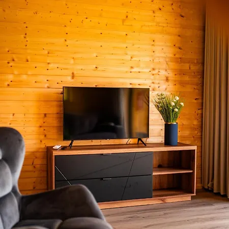 Przystanek Kistowko Komfortowe Z Jacuzzi, Staw Wedkarski, Kominek, Las, Przestrzen *